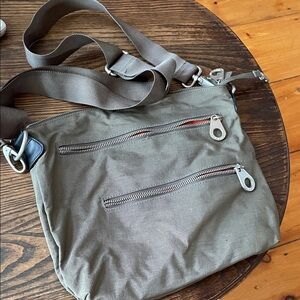 Stylish Baggallini Olive Green Women’s  Crossbody Messanger  Bag